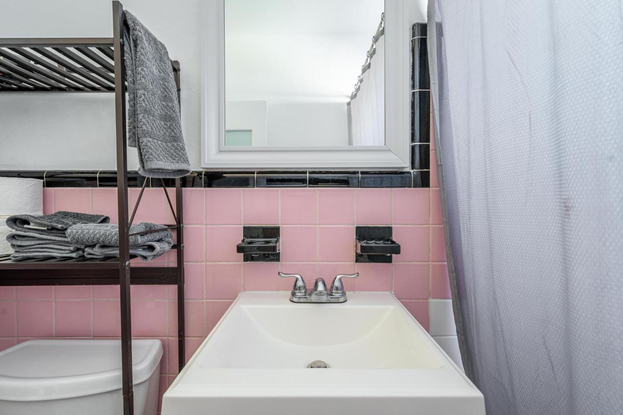 Miami Value And Convenience In The Heart Of Miami Near Downtown And The Beaches Exterior photo