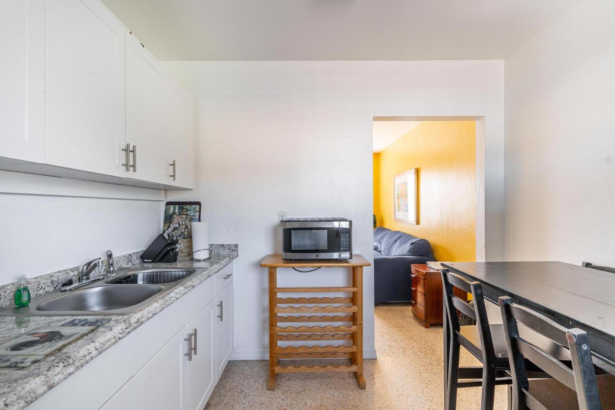 Miami Value And Convenience In The Heart Of Miami Near Downtown And The Beaches Exterior photo